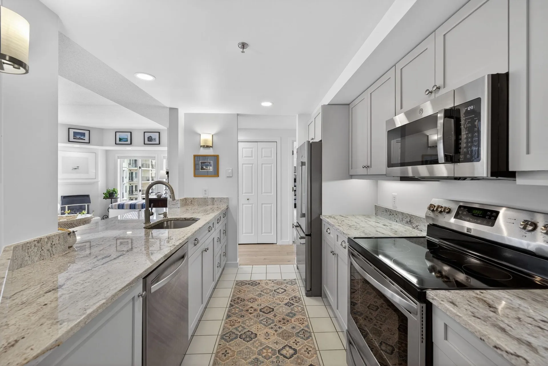 12 Mountain Laurels Drive Nashua NH 03062