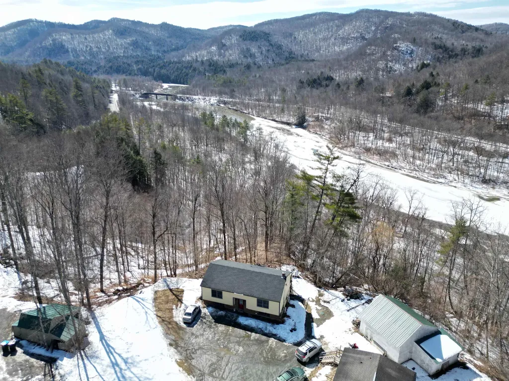 37 Dee Haven Lane Sharon VT 05065
