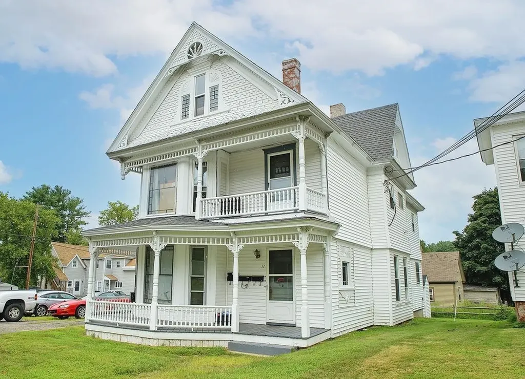 17 Bridge Street Pittsfield NH 03263