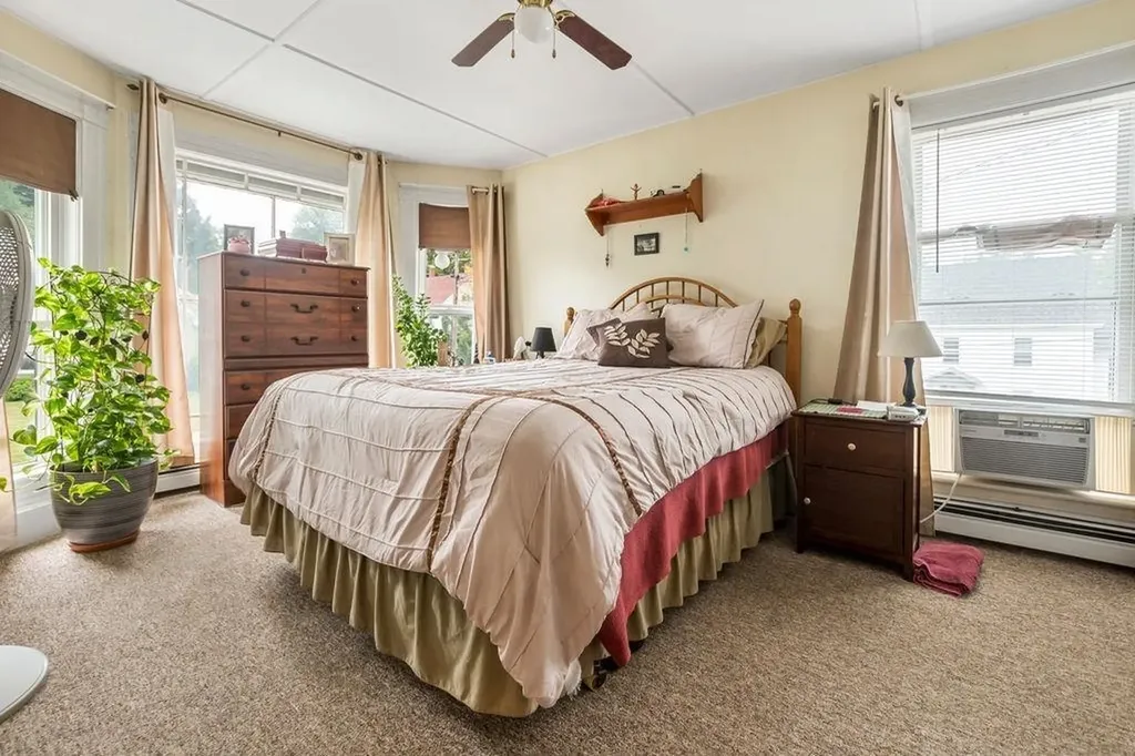 17 Bridge Street Pittsfield NH 03263