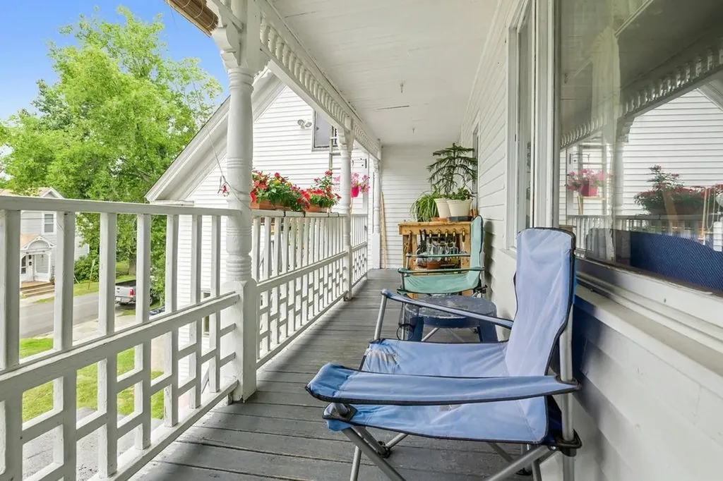 17 Bridge Street Pittsfield NH 03263