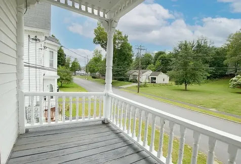 17 Bridge Street Pittsfield NH 03263