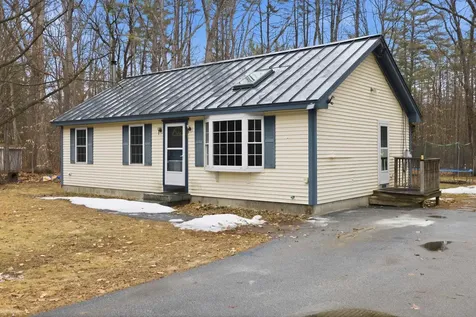49 Forest Lane Boscawen NH 03303