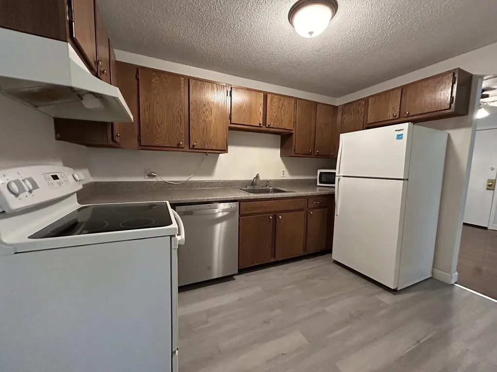 20 Wolf Road Lebanon NH 03755