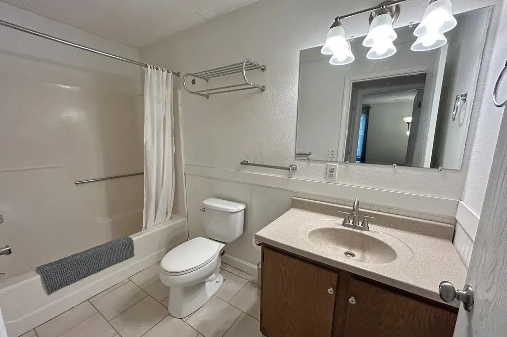 20 Wolf Road Lebanon NH 03755