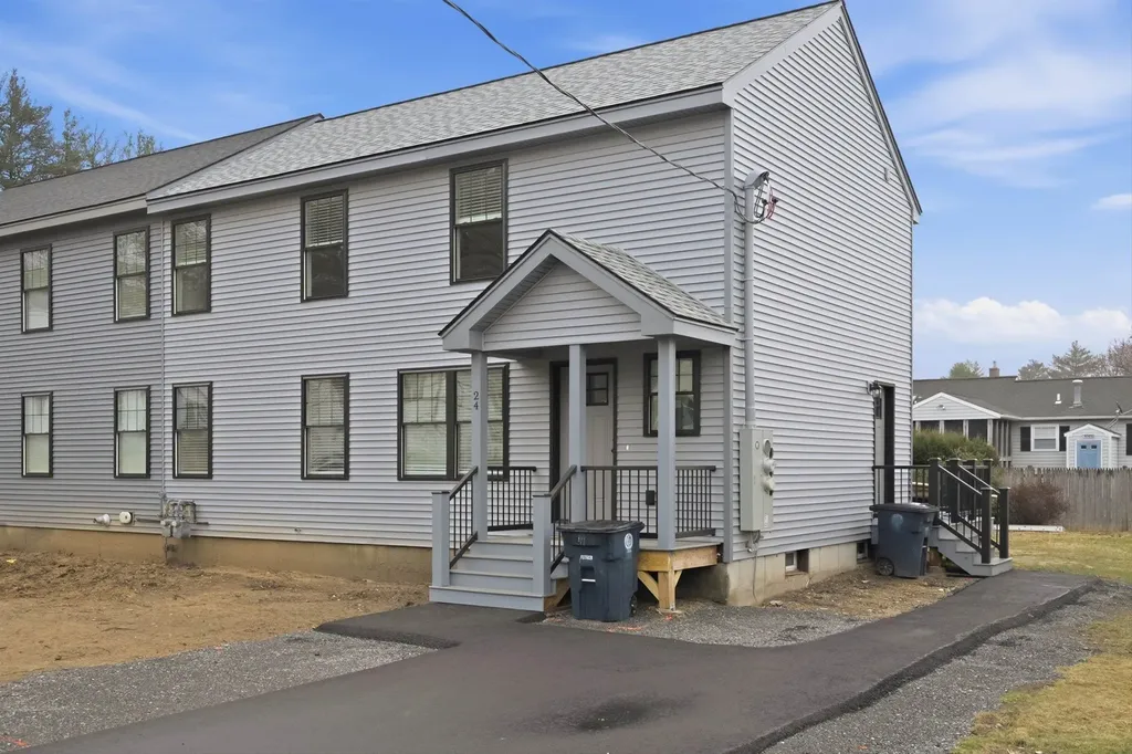 24 Daytona Street Nashua NH 03063