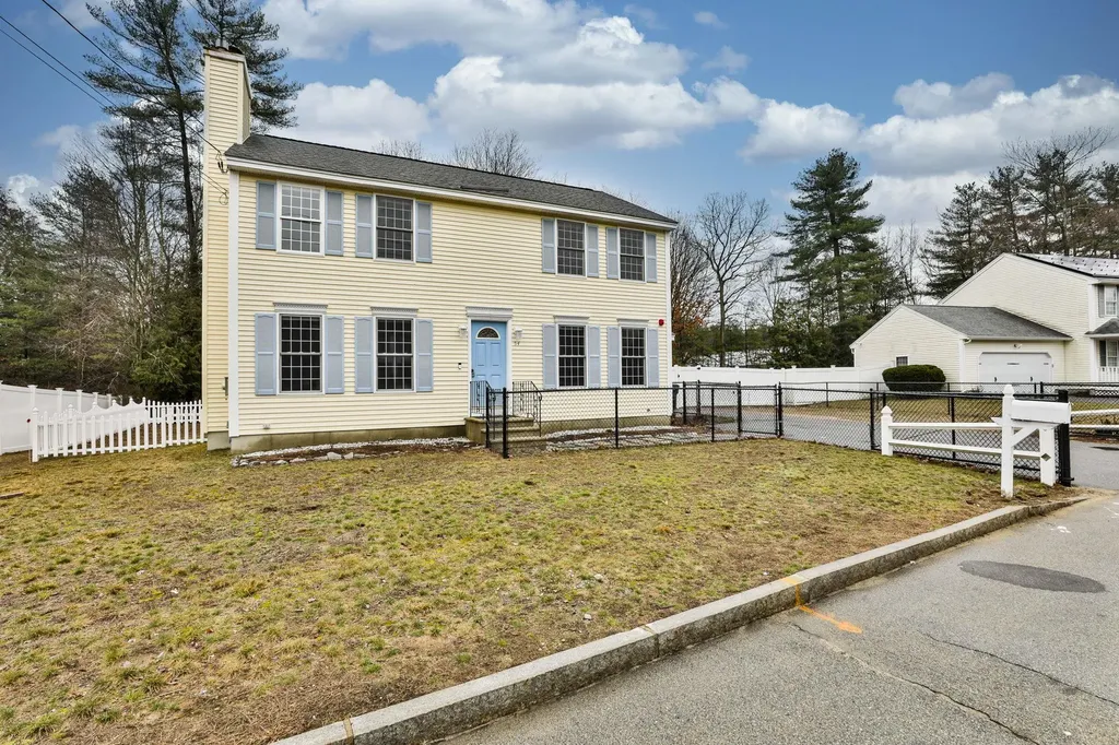 54 Vandora Drive Manchester NH 03103