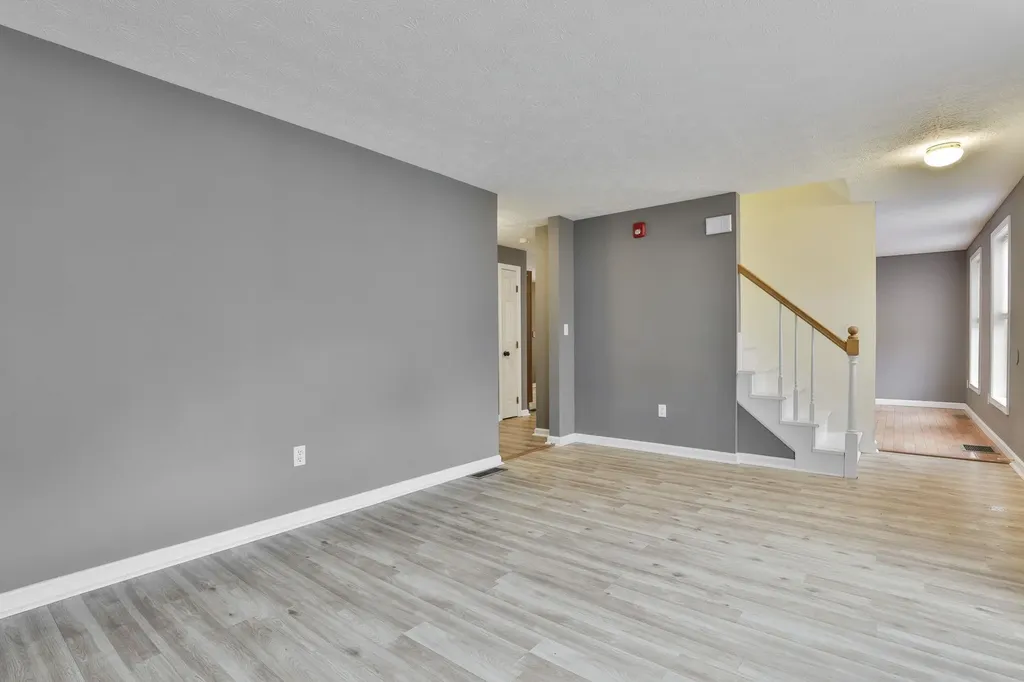 54 Vandora Drive Manchester NH 03103