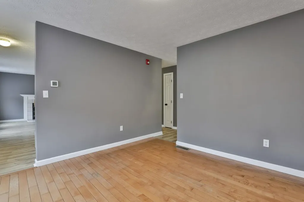 54 Vandora Drive Manchester NH 03103