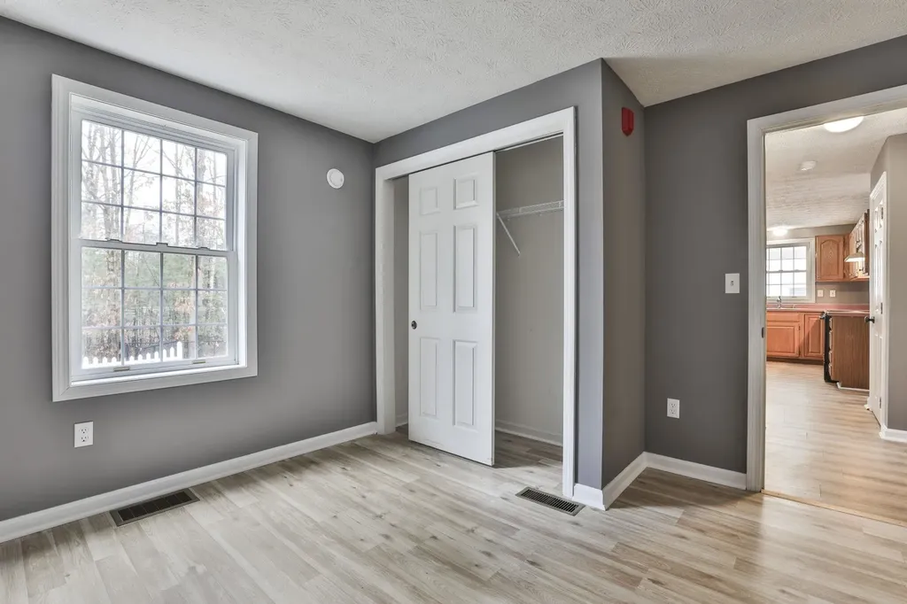 54 Vandora Drive Manchester NH 03103