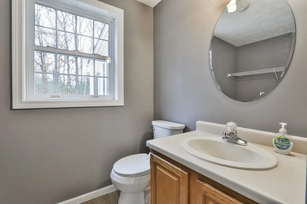 54 Vandora Drive Manchester NH 03103