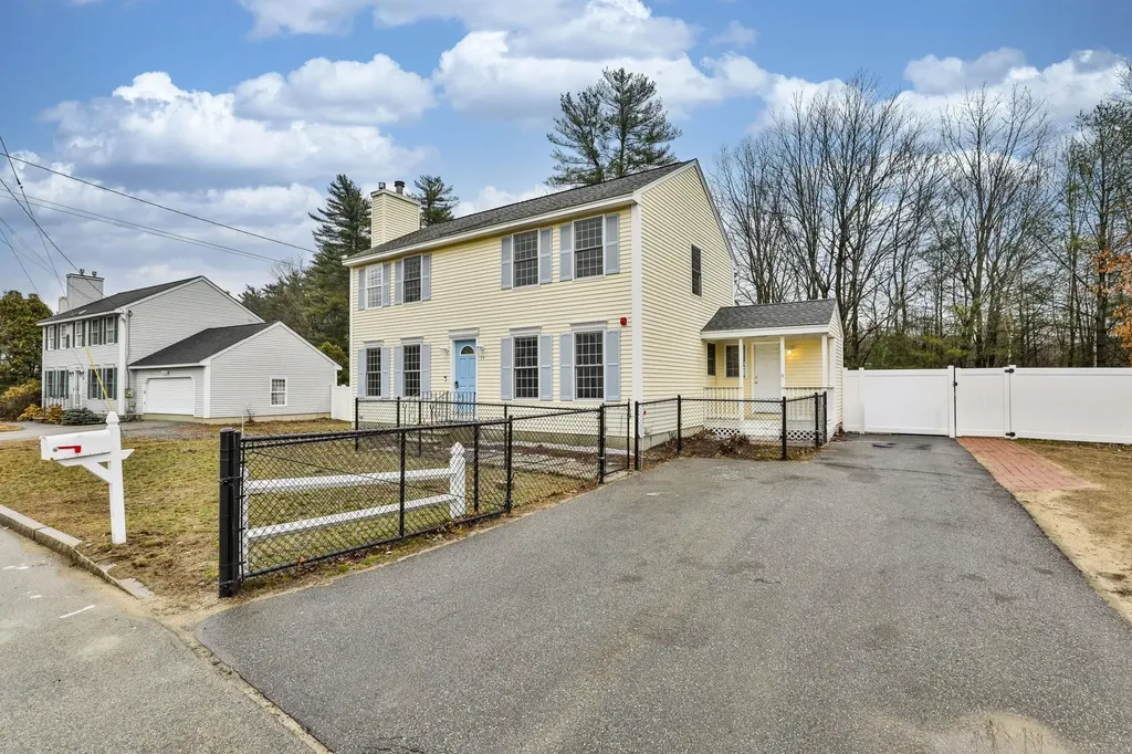 54 Vandora Drive Manchester NH 03103