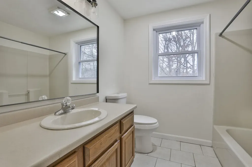 54 Vandora Drive Manchester NH 03103