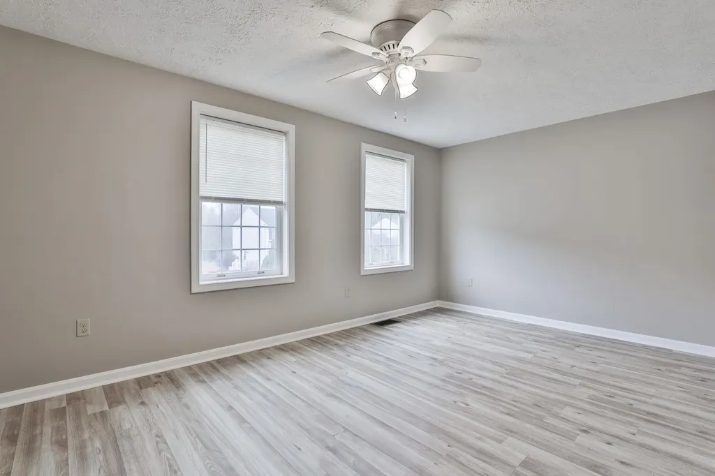 54 Vandora Drive Manchester NH 03103