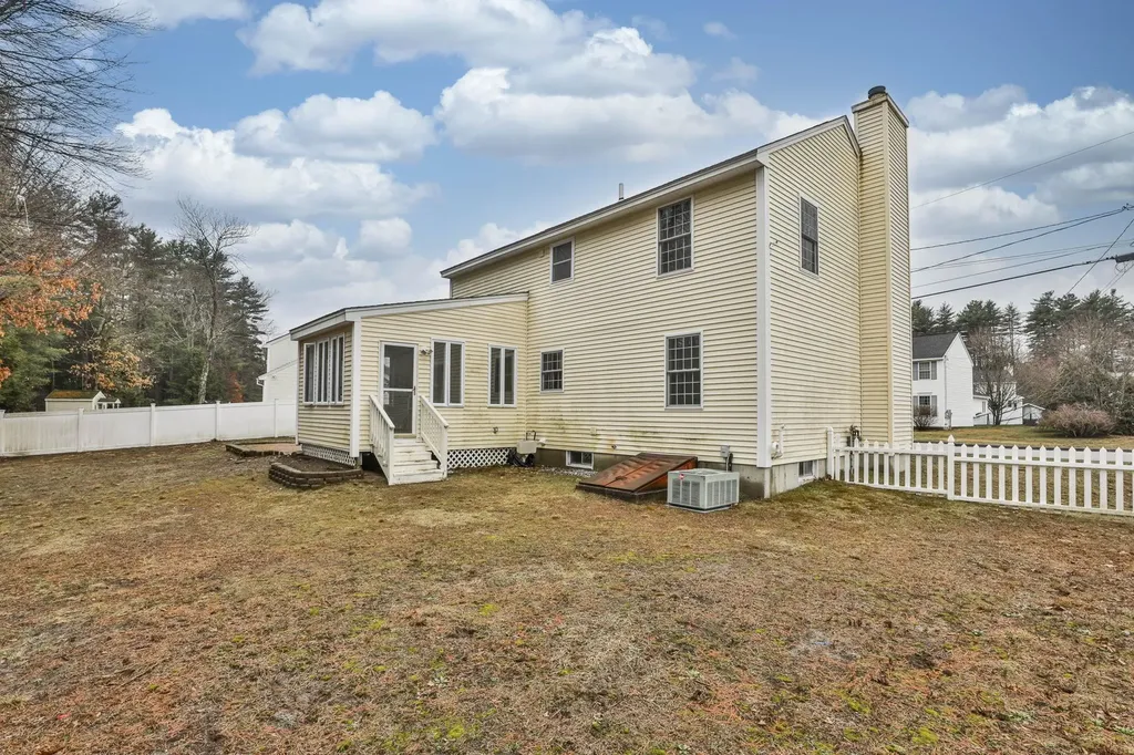 54 Vandora Drive Manchester NH 03103