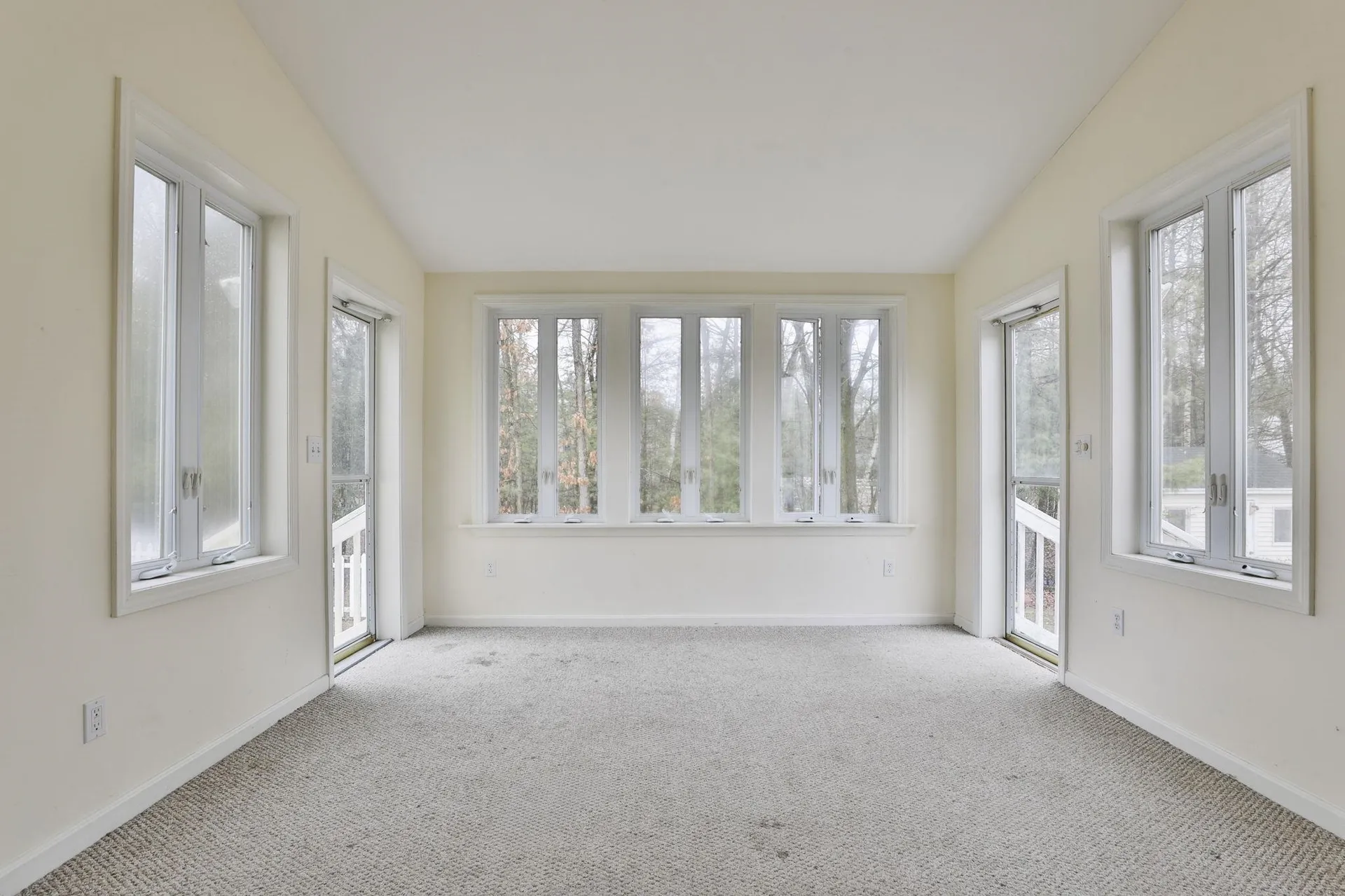 54 Vandora Drive Manchester NH 03103