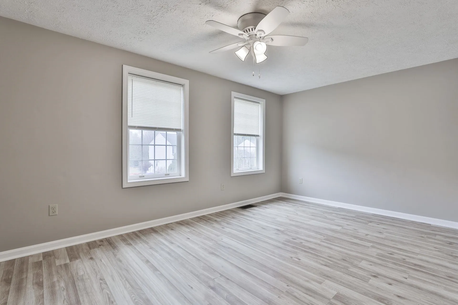 54 Vandora Drive Manchester NH 03103