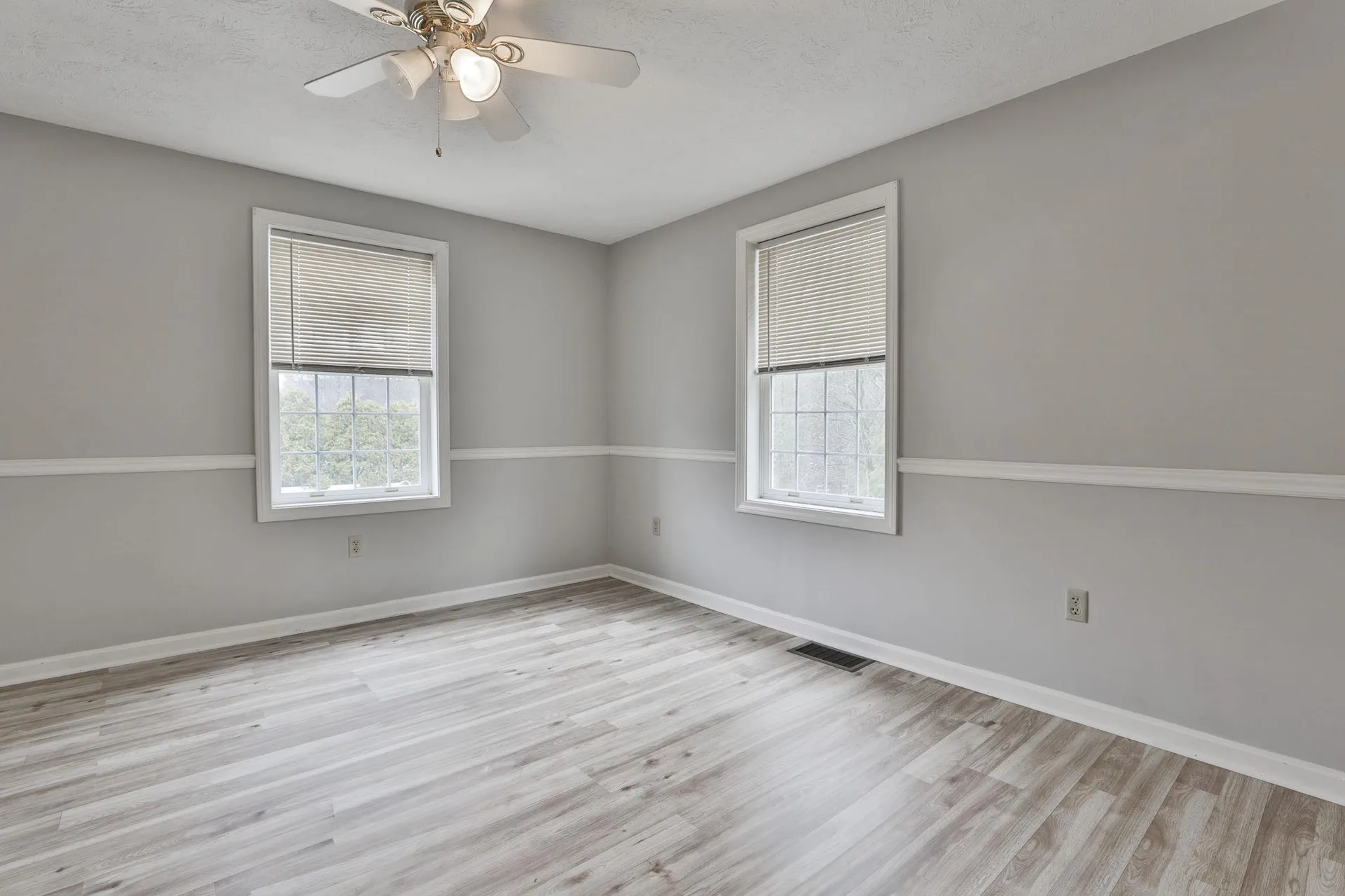 54 Vandora Drive Manchester NH 03103