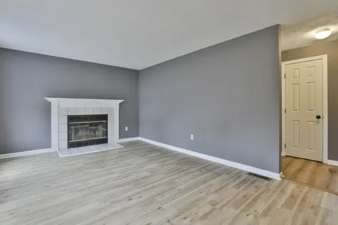 54 Vandora Drive Manchester NH 03103