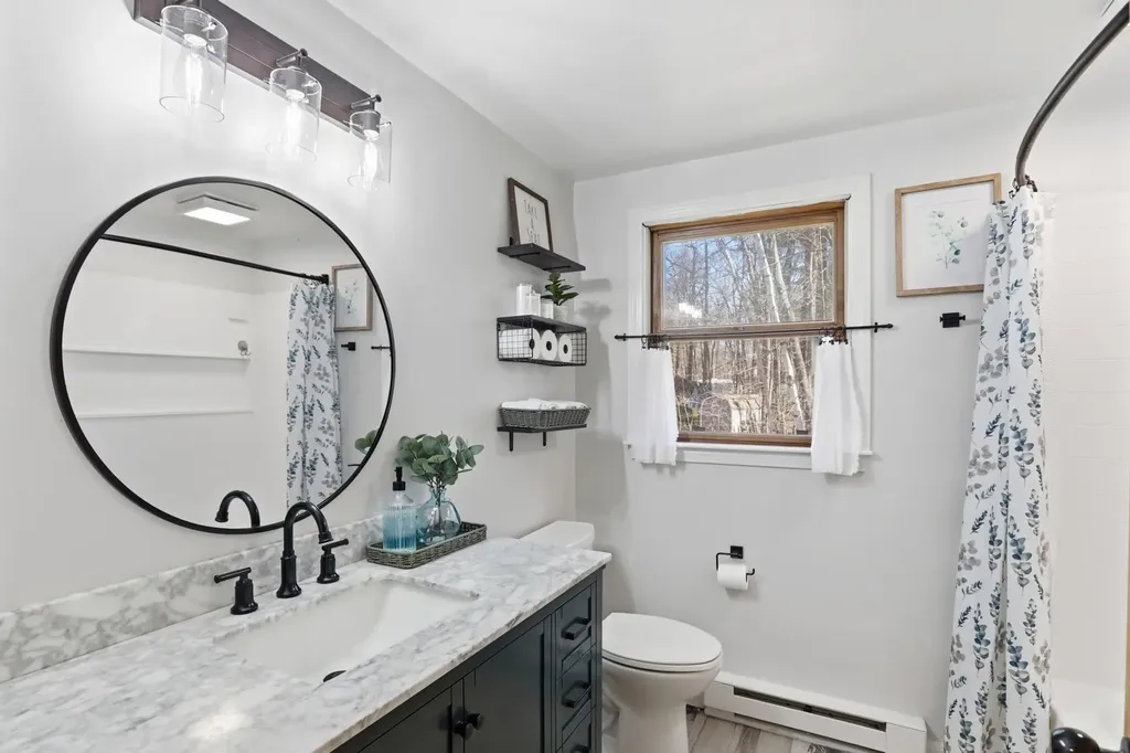 11 Elwood Road Derry NH 03038