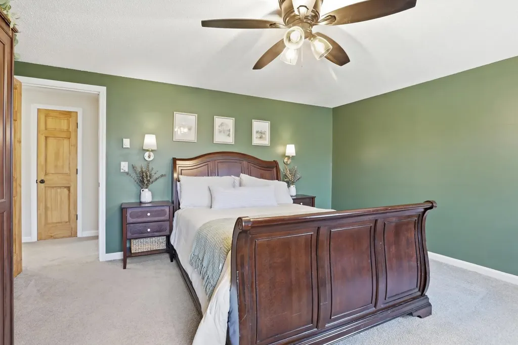 11 Elwood Road Derry NH 03038