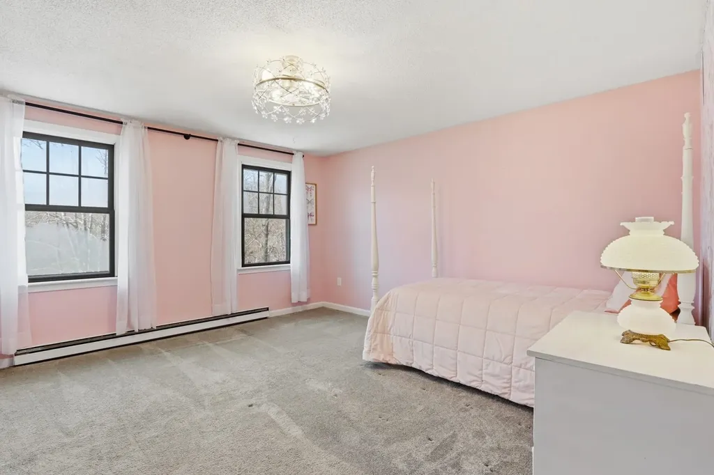 11 Elwood Road Derry NH 03038