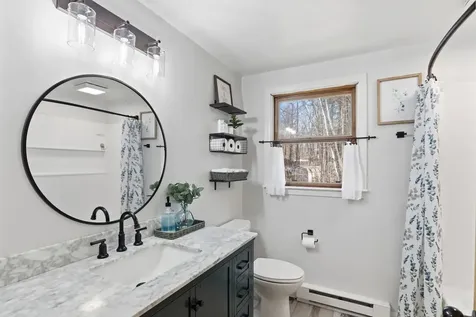 11 Elwood Road Derry NH 03038