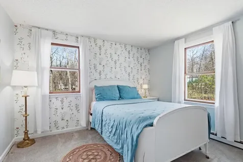 11 Elwood Road Derry NH 03038