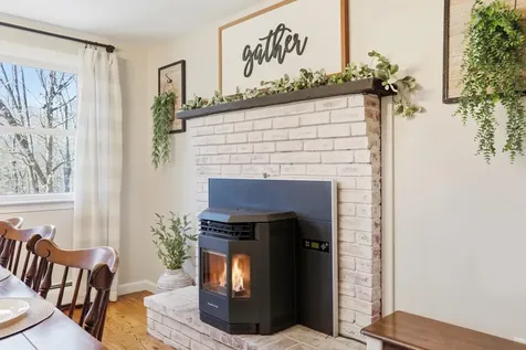 11 Elwood Road Derry NH 03038