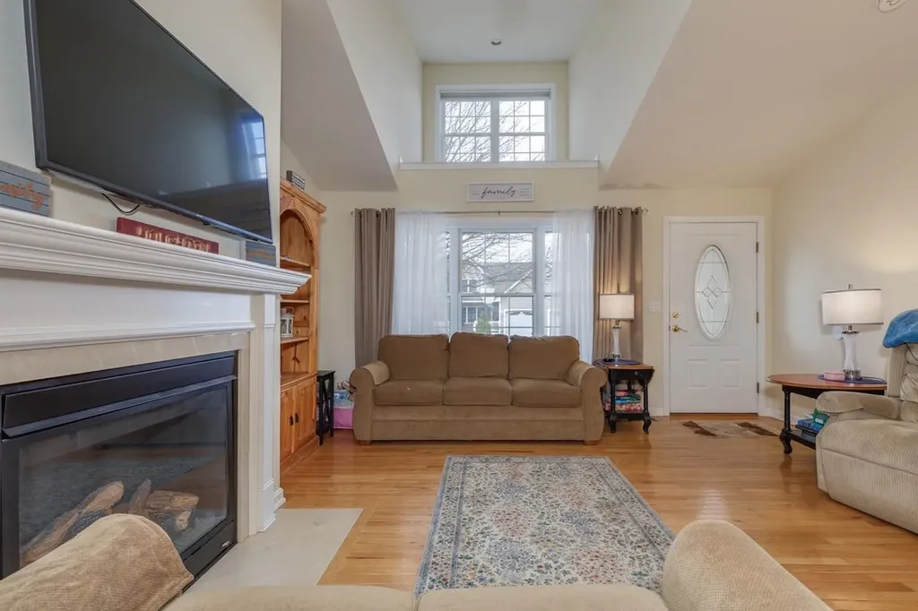 2A Taunton Lane Hudson NH 03051