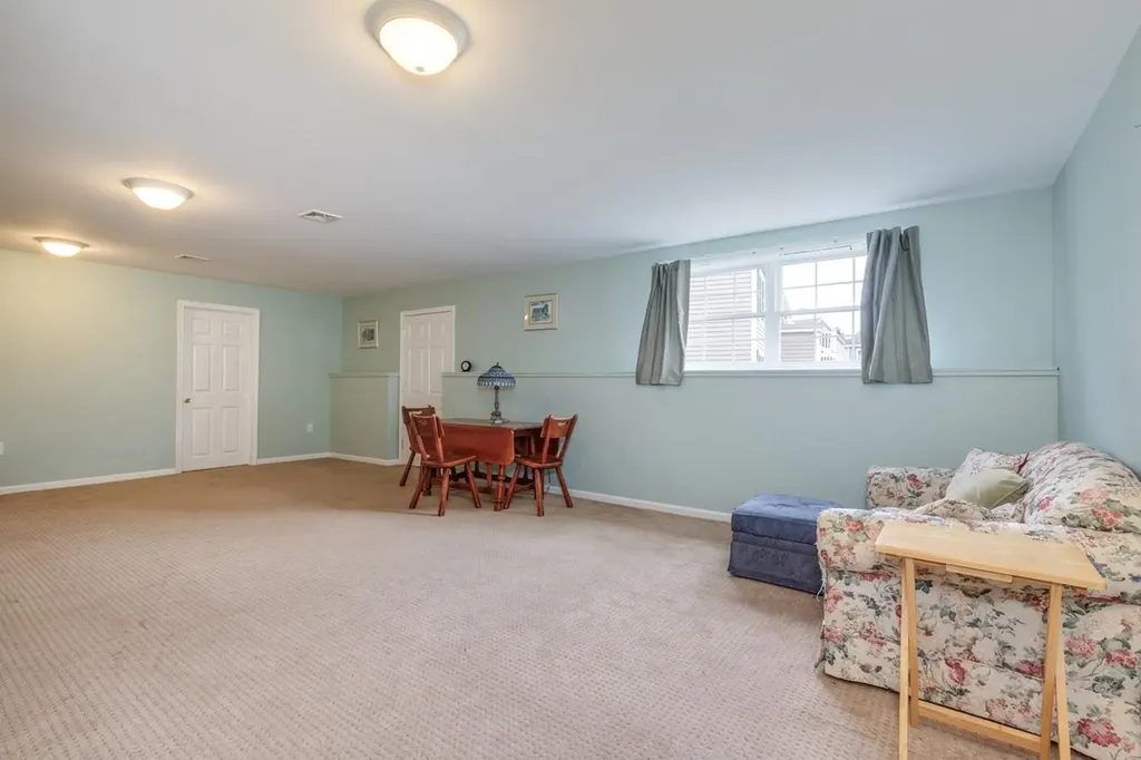 2A Taunton Lane Hudson NH 03051
