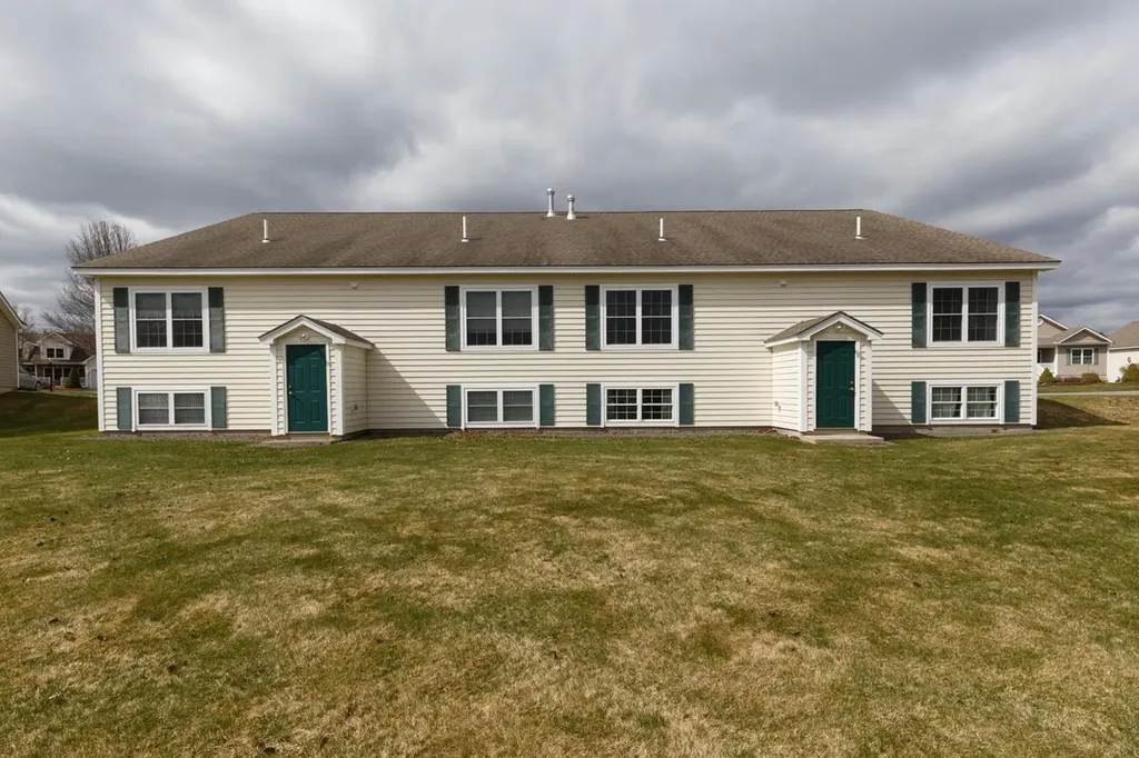 2A Taunton Lane Hudson NH 03051