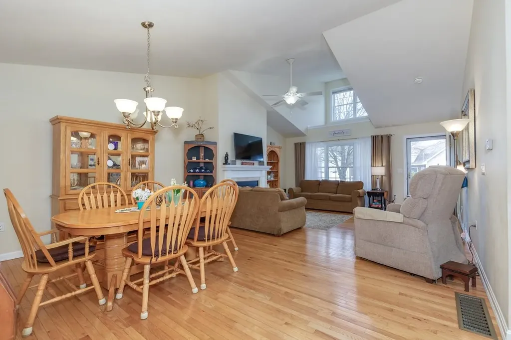 2A Taunton Lane Hudson NH 03051