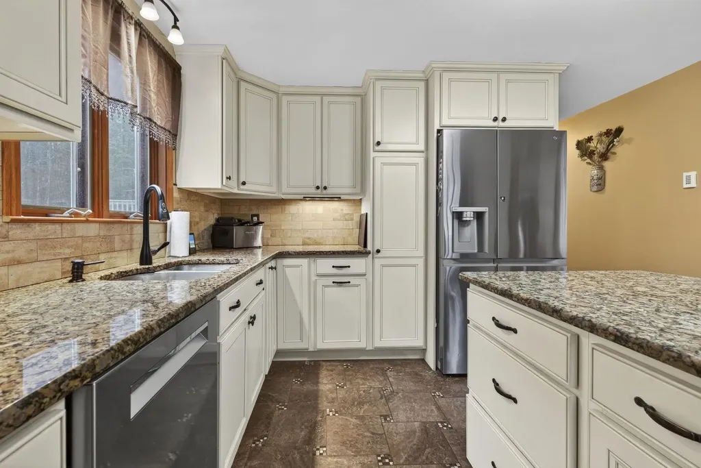 6 Fox Ridge Road Epping NH 03042