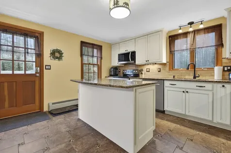 6 Fox Ridge Road Epping NH 03042