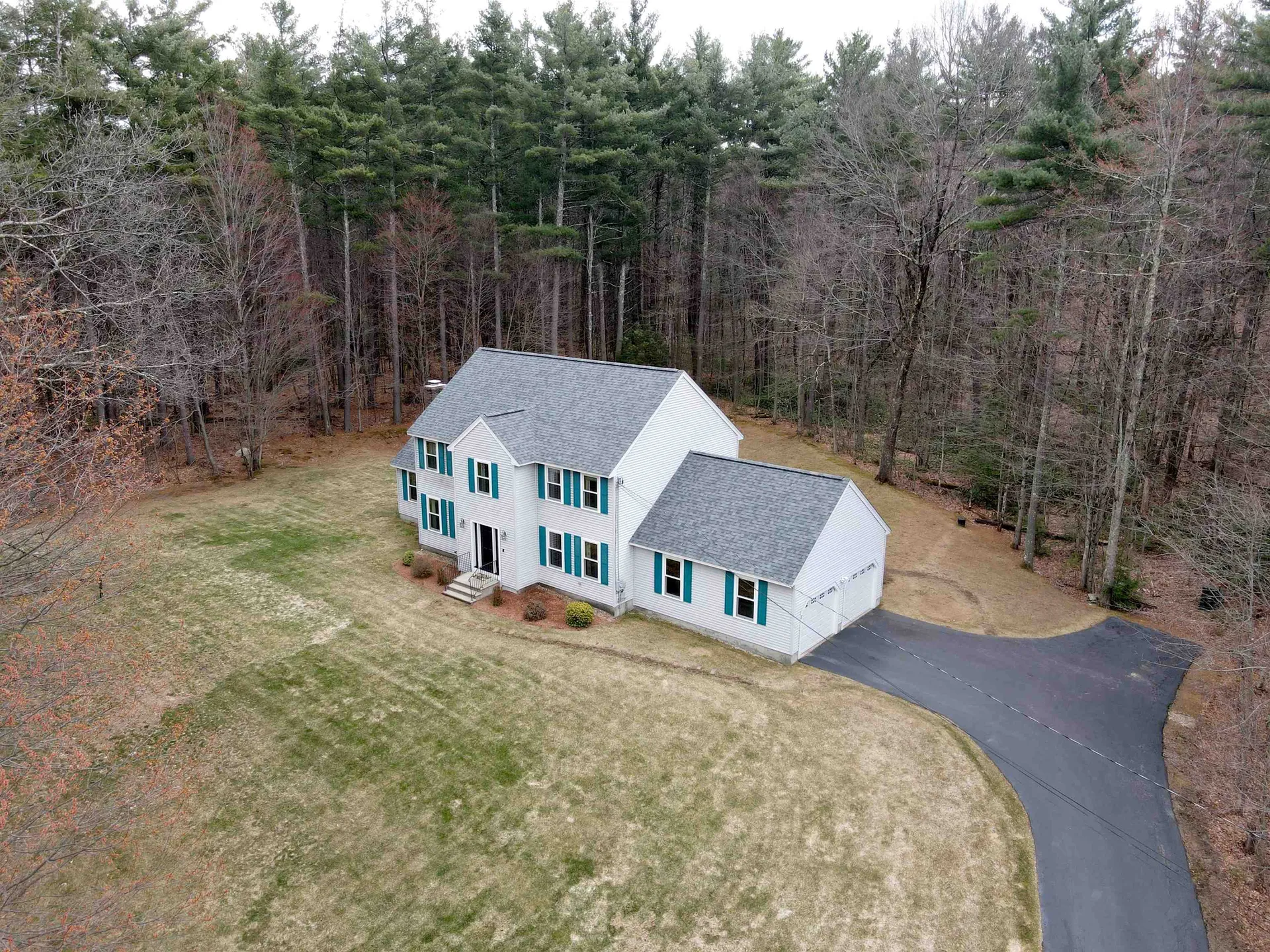 3 Norway Drive Brookline NH 03033