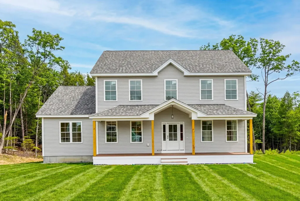 10 Blaisdell Court Raymond NH 03077