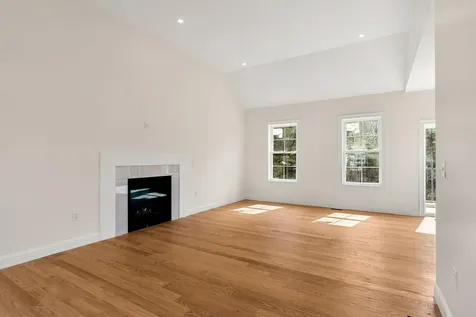 10 Blaisdell Court Raymond NH 03077