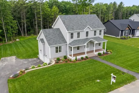 10 Blaisdell Court Raymond NH 03077