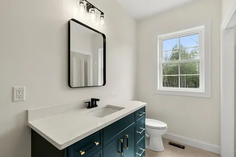 10 Blaisdell Court Raymond NH 03077