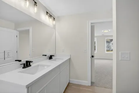 10 Blaisdell Court Raymond NH 03077