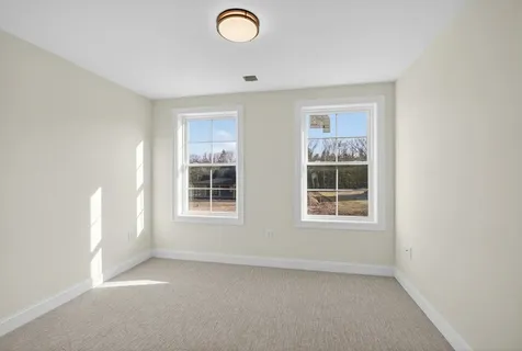 10 Blaisdell Court Raymond NH 03077
