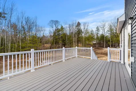 10 Blaisdell Court Raymond NH 03077