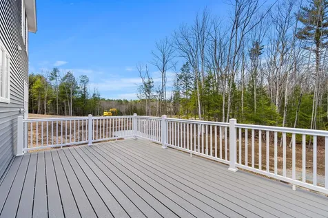 10 Blaisdell Court Raymond NH 03077
