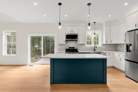 10 Blaisdell Court Raymond NH 03077