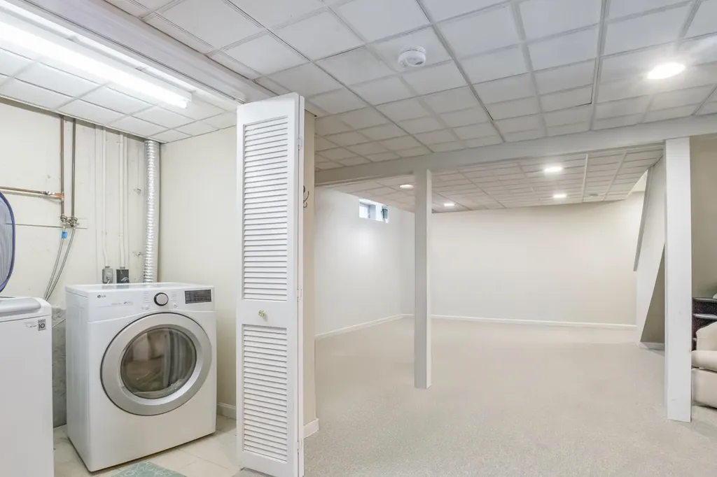 155 Chase Road South Hampton NH 03827