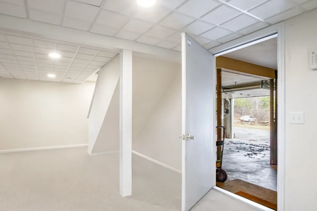 155 Chase Road South Hampton NH 03827