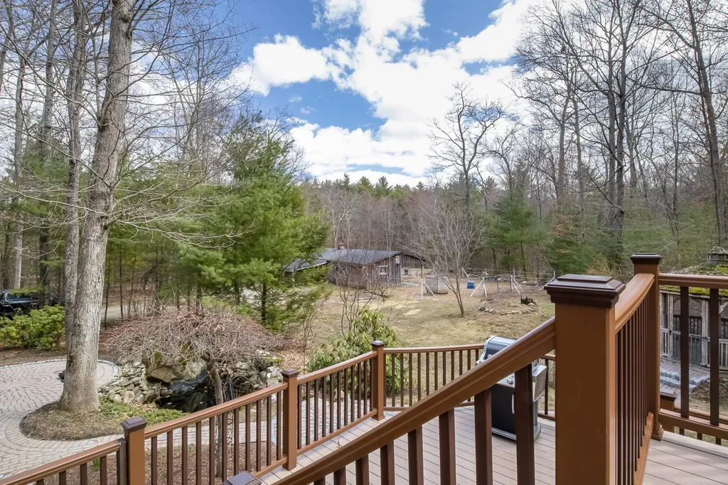 155 Chase Road South Hampton NH 03827