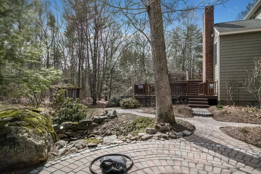 155 Chase Road South Hampton NH 03827