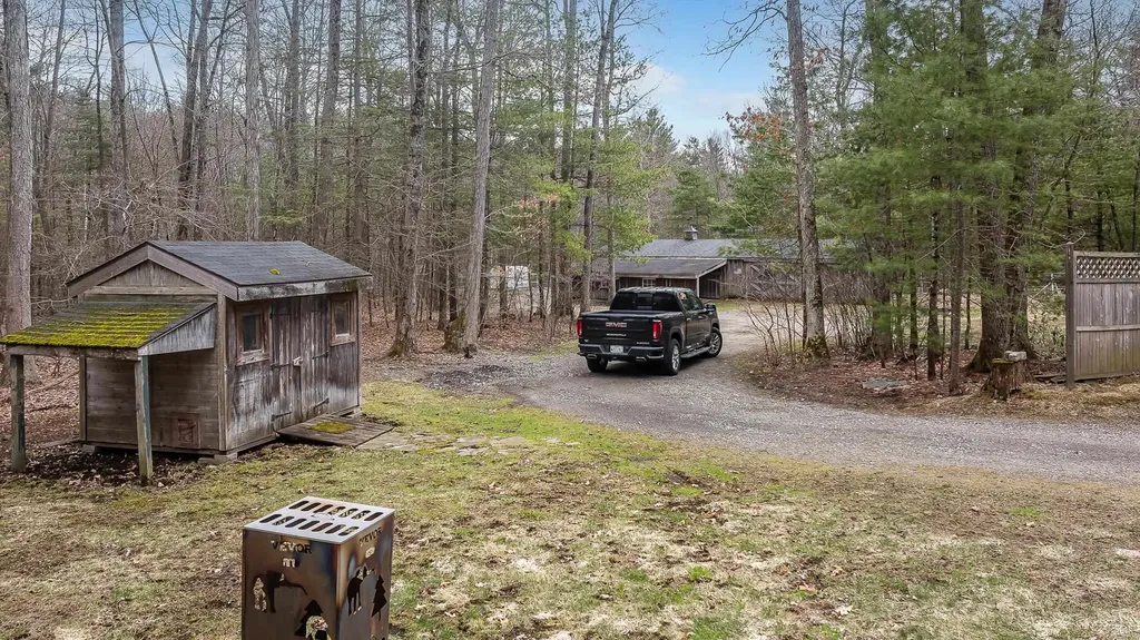 155 Chase Road South Hampton NH 03827